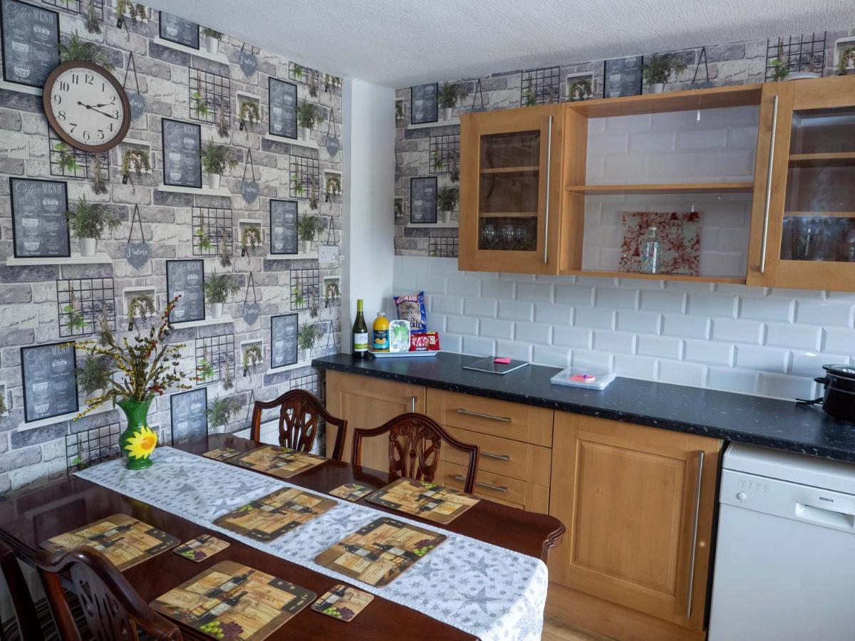 8 Heatons Bridge Road Villa Ormskirk Buitenkant foto